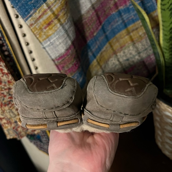 Ugg moccasins - Picture 5 of 6